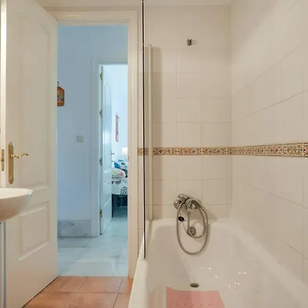 Apartment Cozy Penthouse Center, Car Park Included-caspal *