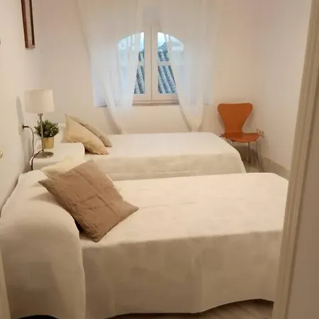 Cozy Penthouse Center, Car Park Included-caspal *